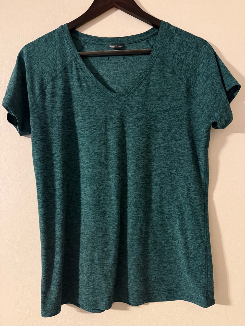 Oiselle Light Lux V-neck Tee. Juniper Size 8